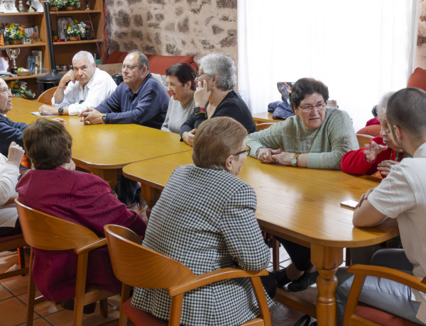 Grupo de discusión sobre envejecimiento activo en Alcaraz (Albacete)