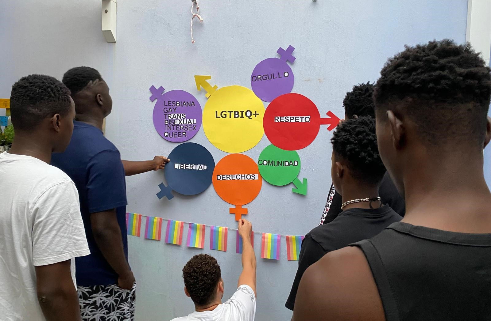 Jóvenes atendidos por Fundación Diagrama realizan varias actividades para conmemorar el Orgullo LGTBI