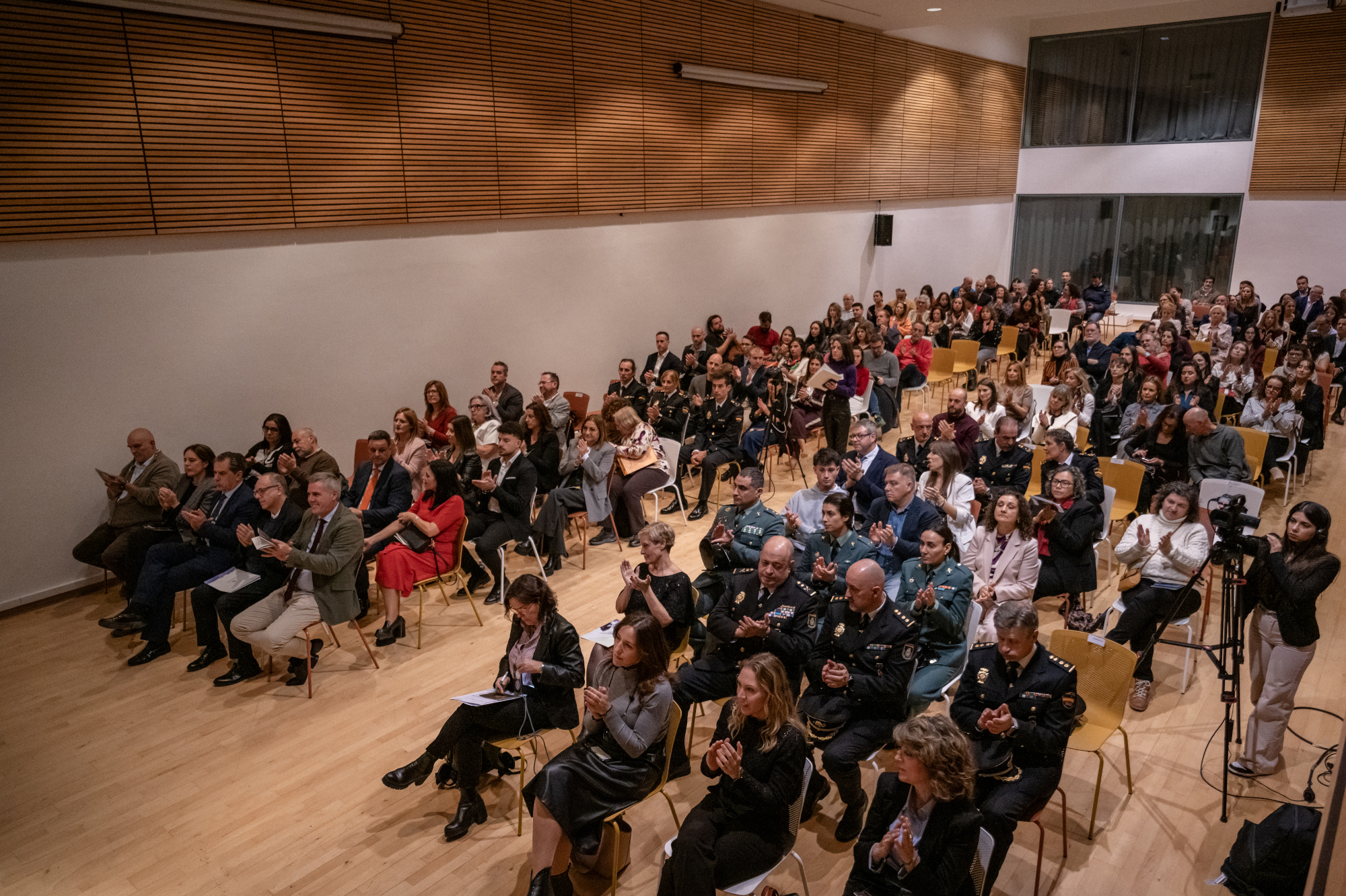 Público asistente a los VIII Galardones Profesionalidad y Compromiso
