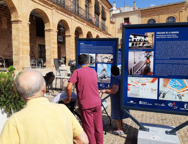 Las personas mayores de la residencia ‘Nuestra Señora de Cortes’ realizan distintas visitas culturales a exposiciones en Alcaraz (Albacete)