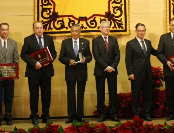 El Rey Don Juan Carlos I condecora a Fundación Diagrama con la Placa de Honor de la Orden del Mérito Civil por su defensa de las personas vulnerables