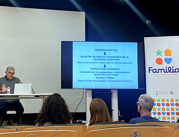 Una de las charlas de acogimiento familiar realizadas este trimestre