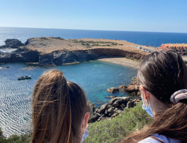 Cabo de Palos es el escenario de una nueva salida cultural de los menores atendidos en el hogar ‘Los Pinos’ de Molina de Segura (Murcia)