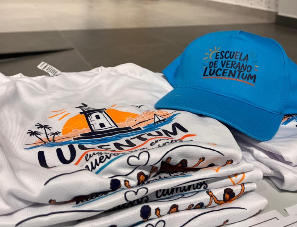 Camisetas y gorras serigrafiadas de la Escuela de Verano de Lucentum