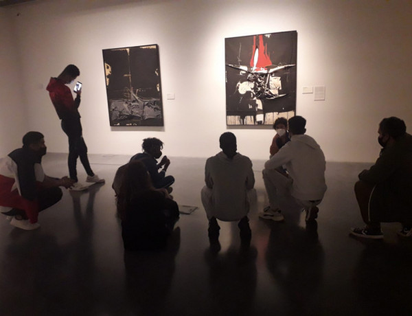 El Centre Pompidou de Málaga recibe la visita de los jóvenes atendidos en la casa de emancipación ‘Alborán’ de la ciudad. Fundación Diagrama. Andalucía 2020.