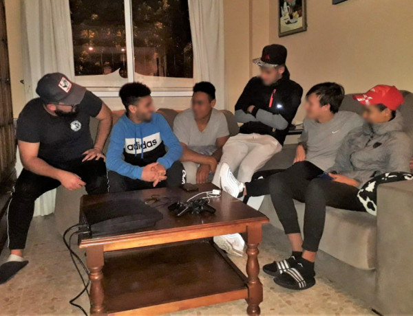 Los jóvenes de la casa de emancipación ‘Las Canteras’ de Puerto Real (Cádiz) refuerzan sus vínculos afectivos mediante el taller ‘Compartiendo vivencias’