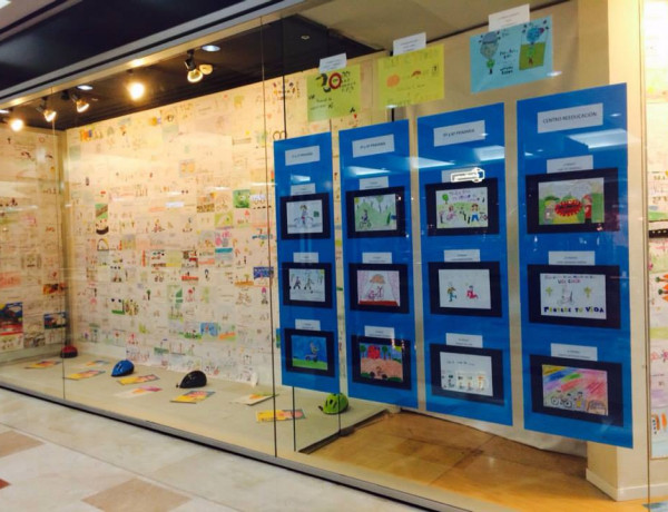 Menores del centro ‘Pi i Margall’ de Burjassot (Valencia) participan en un concurso para sensibilizar a los jóvenes sobre el uso del casco en bicicleta