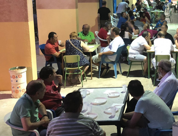 Las personas atendidas en distintos centros sociosanitarios de Fundación Diagrama en Murcia participan en una convivencia en Mazarrón