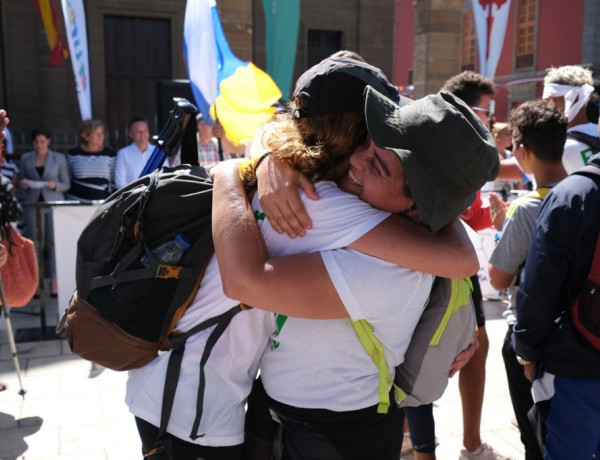 Jóvenes atendidos por Fundación Diagrama recorren la primera etapa del Camino de los Valores en Gran Canaria