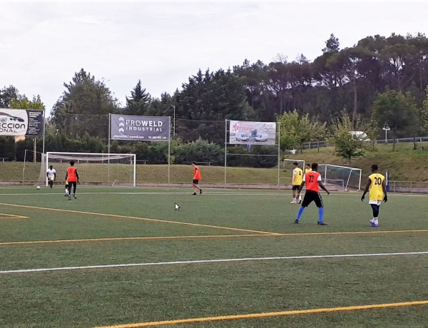 Dos de los equipos se enfrentan en el campo de Quart