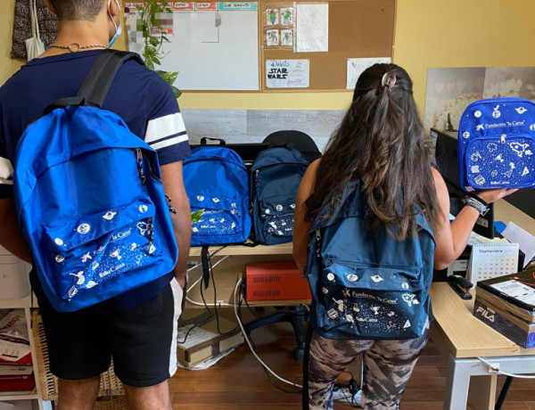 La Fundación ‘la Caixa’ dona material escolar a los menores atendidos en el centro ‘La Pobla’ de La Pobla de Vallbona (Valencia). Fundación Diagrama. Comunidad Valenciana 2020.