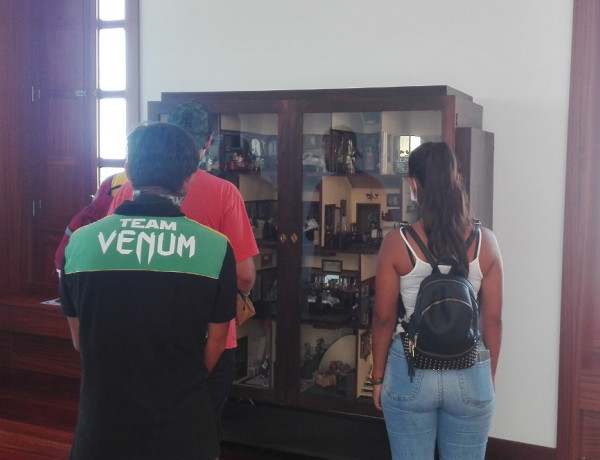 Un grupo de menores atendidos en el centro ‘Inagua’ de Las Palmas realizan una salida cultural al faro de Maspalomas. Fundación Diagrama. Gran Canaria 2020.