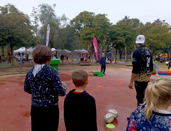 La solidaridad y el deporte unen al Orihuela Club de Rugby con el hogar de acogida ‘Oriola’ 