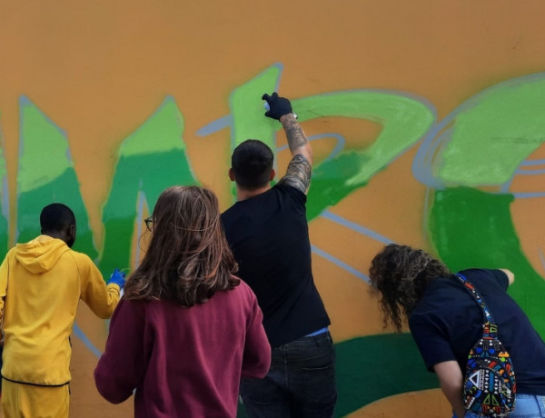 Menores del centro ‘Inagua’ de Las Palmas de Gran Canarias participan en un taller artístico de la IV Feria de la Juventud