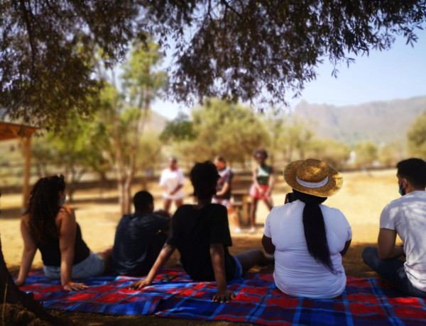 Jóvenes y familias de los hogares ‘Jiribilla’, ‘Tamarán’ y ‘Cachibache’ comparten una jornada de convivencia educativa en la naturaleza