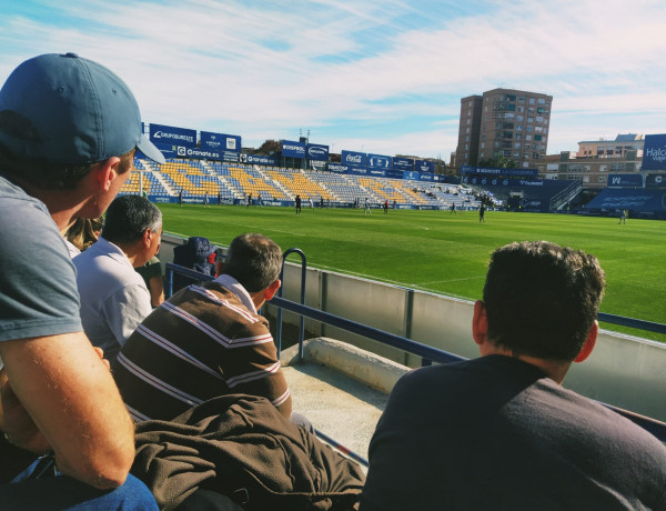 El grupo de asistentes, en la grada del estadio La Condomina