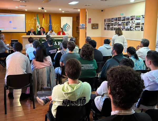 Menores y educadores del centro asisten a la jornada