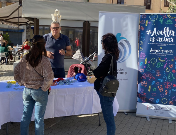 Mesa informativa en la Feria del Voluntariado de Segorbe