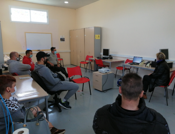 Jornada de actividades de sensibilización en el centro de día ‘Heliotropos’ de Murcia con motivo del Día Internacional de la Familia