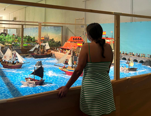 Niñas, niños y adolescentes de la residencia ‘Mas de la Pinaeta’ viven una jornada histórica en una muestra de Playmobil en Valencia