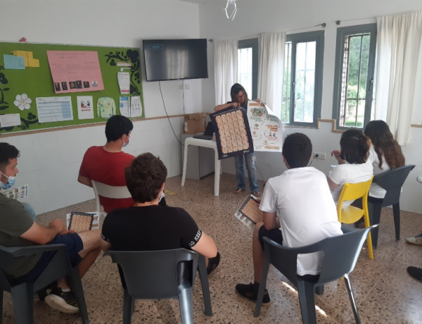 Jóvenes de la residencia ‘Pi i Margall’ de Burjassot (Valencia) se acercan a la realidad de las personas sordas. Fundación Diagrama. Comunidad Valenciana 2022.