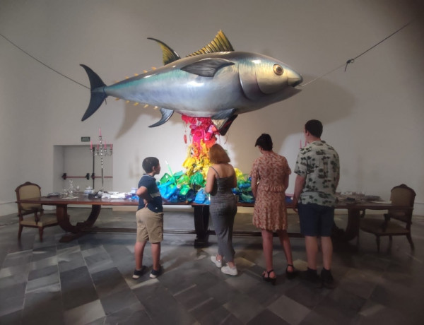 Jóvenes de la residencia ‘Torrent II’ asisten en Valencia a la exposición de arte urbano ‘Emergencia en el planeta tierra’. Fundación Diagrama. Comunidad Valenciana 2022.