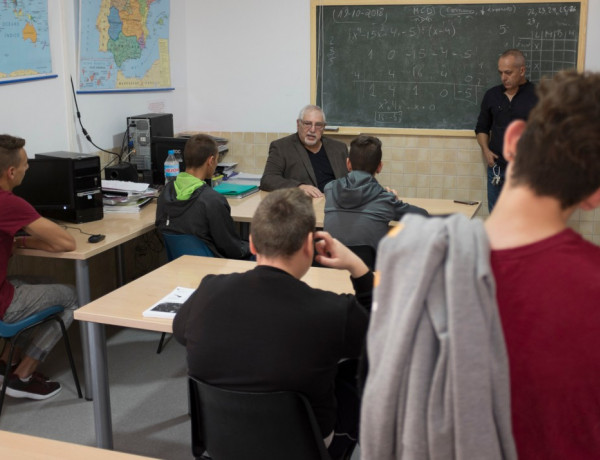 Los menores atendidos en el centro ‘La Zarza’ de Abanilla (Murcia) reciben la visita del escritor Jorge Bucay. Murcia. Fundación Diagrama 2018.