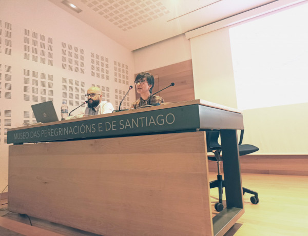 Magistrada del Juzgado de Menores nº1 de Jaén y director del Servicio de Mediación Penal en la mesa, durante su intervención