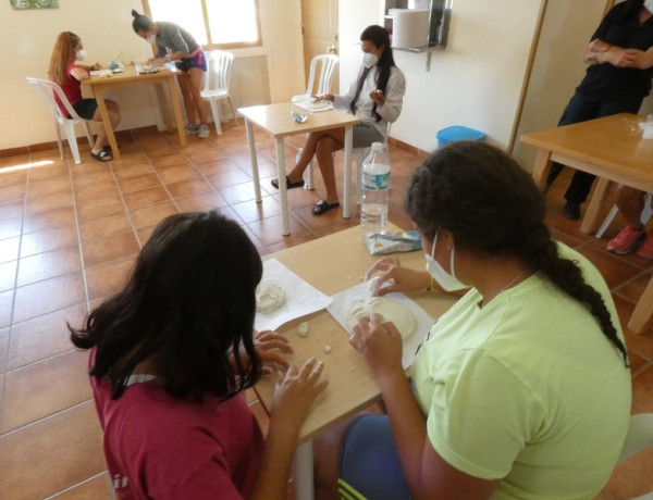 La arteterapia protagoniza un nuevo taller desarrollado en el centro educativo ‘La Cañada’ de Fernán Caballero (Ciudad Real) 