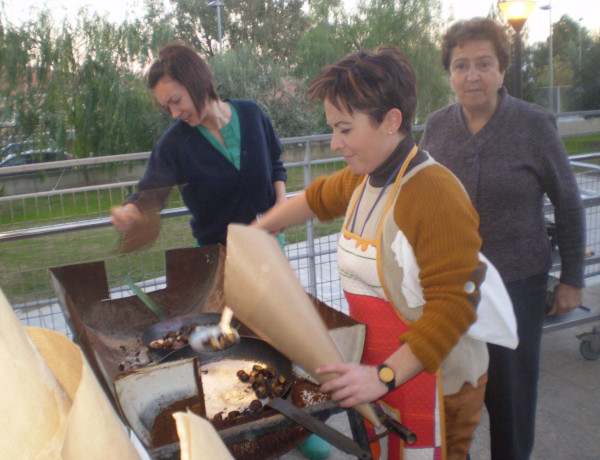 Los mayores de la residencia ‘Nuevo Azahar’ de Archena (Murcia) reciben el año participando en numerosas actividades lúdicas