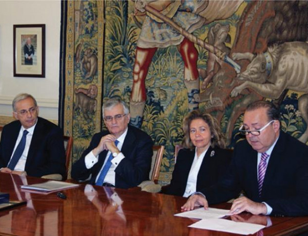 Francisco Legaz Cervantes recibe Cruz Peñafort Eduardo Torres-Dulce