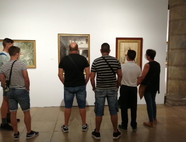 Las personas atendidas en el centro de día ‘Heliotropos’ de Murcia disfrutan de dos exposiciones artísticas en el Palacio Almudí