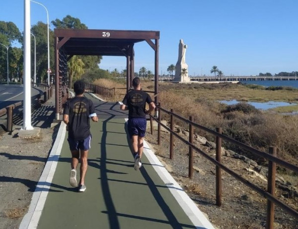 Las personas menores atendidas en el centro ‘Odiel’ de Huelva realizan numerosas actividades deportivas por la ciudad