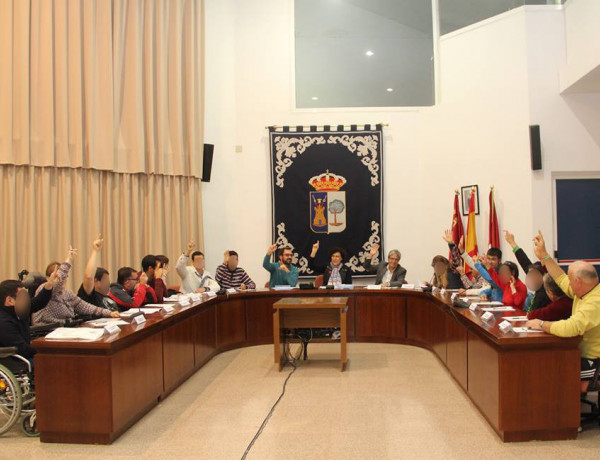 Personas atendidas en el Centro de Día Puerto Lumbreras visitan el ayuntamiento. Fundación Diagrama.