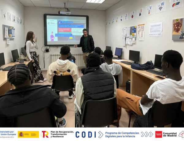 Más de 200 personas jóvenes de Madrid se forman en competencias digitales a través del Programa CODI