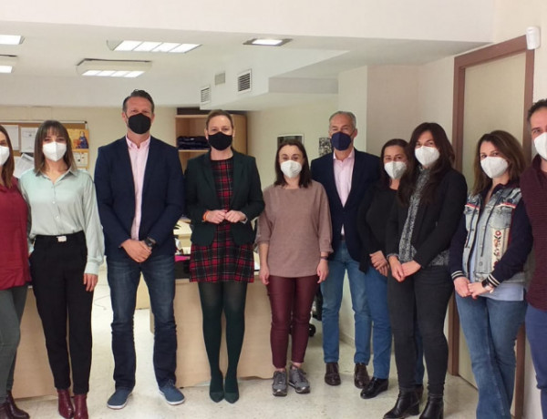 Representantes de la Delegación Territorial de la Junta de Andalucía visitan el Servicio Integral de Medio Abierto (SIMA) de Jaén