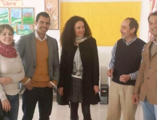 La delegada territorial de Igualdad, Salud y Política Social se interesa por las personas mayores atendidas en la residencia ‘María de la Paz’ de Nerva (Huelva)