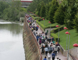Menores del centro ‘Virgen de Valvanera’ de Logroño participan en la VIII marcha ‘Caminando por los Buenos Tratos’