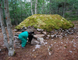 Jóvenes del centro ‘Virgen de Valvanera’ de Logroño restauran el legado trashumante del Parque Natural de Cebollera en La Rioja