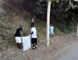 Recogida de residuos en el río Ripoll