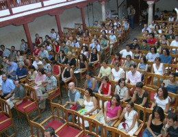 Los menores del centro ‘La Cañada’, en Fernán Caballero (Ciudad Real), disfrutan del Festival de Teatro Clásico de Almagro