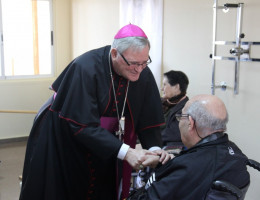 Monseñor Lorca Planes visita la residencia para mayores ‘Altavida’ y el centro educativo ‘La Zarza’ de Fundación Diagrama en Abanilla (Murcia)