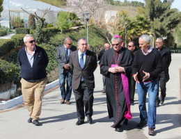 Monseñor Lorca Planes visita la residencia para mayores ‘Altavida’ y el centro educativo ‘La Zarza’ de Fundación Diagrama en Abanilla (Murcia)