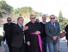 Monseñor Lorca Planes visita la residencia para mayores ‘Altavida’ y el centro educativo ‘La Zarza’ de Fundación Diagrama en Abanilla (Murcia)