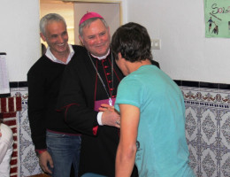 Monseñor Lorca Planes visita la residencia para mayores ‘Altavida’ y el centro educativo ‘La Zarza’ de Fundación Diagrama en Abanilla (Murcia)