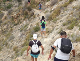 Menores atendidos en los hogares ‘Zarandona’ y ‘Ankaso Alguazas’ de Murcia recorren algunos de los parajes naturales más representativos de la ciudad de Cartagena. Fundación Diagrama. Murcia 2020.