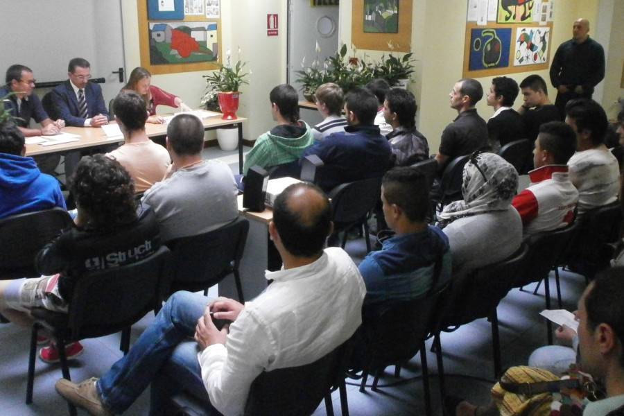 Entrega de notas a los alumnos de los PCPI de Jardinería y Ayudante de Cocina desarrollados por Fundación Diagrama en Cantabria