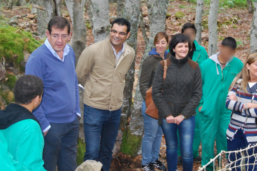 Jóvenes del centro ‘Virgen de Valvanera’ de Logroño restauran el legado trashumante del Parque Natural de Cebollera en La Rioja