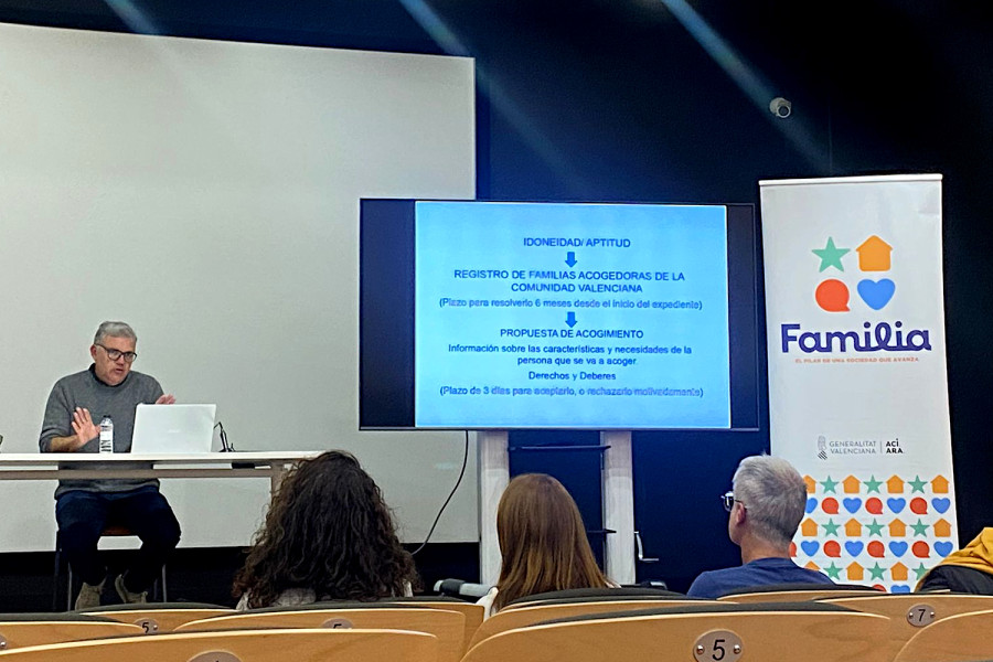 Una de las charlas de acogimiento familiar realizadas este trimestre