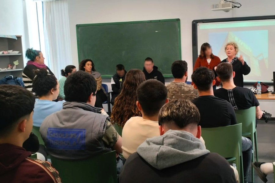 Charla de ASSIDO en Las Moreras